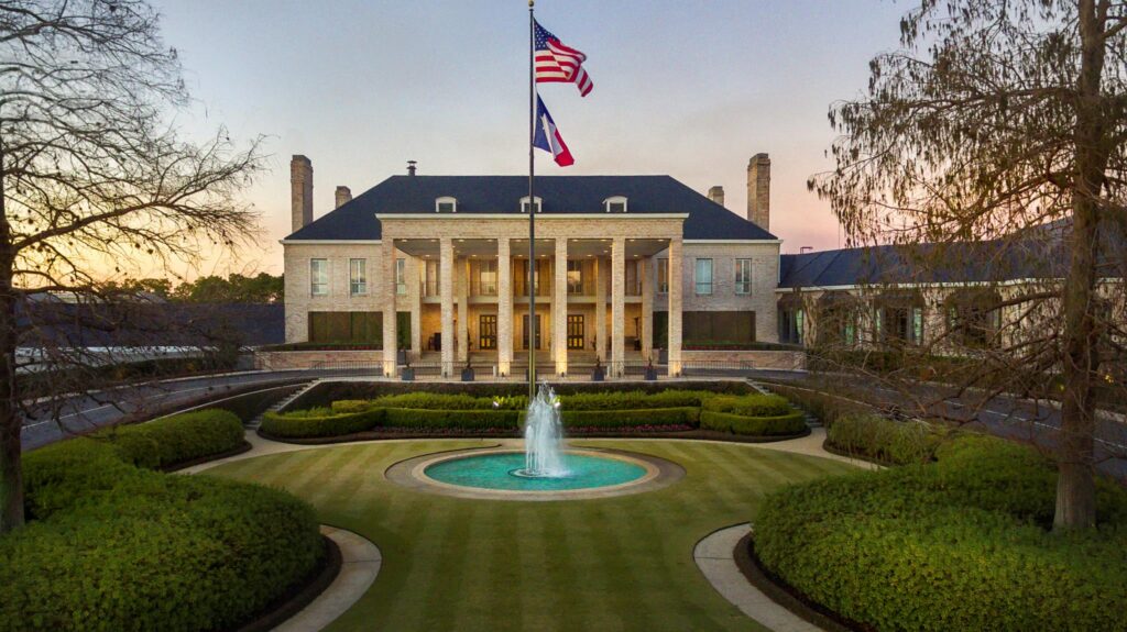 River Oaks Country Club in Houston, Texas - CoilLaw serves River Oaks divorce and family law clients