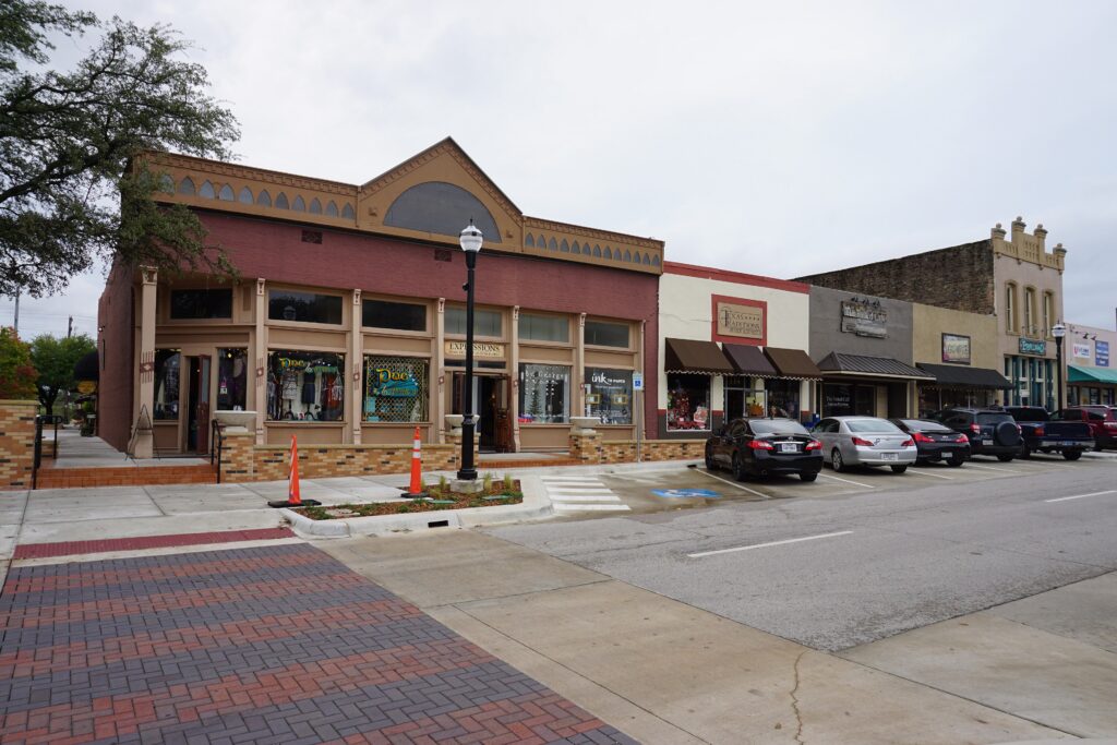 Rusk Street in downtown Rockwall, Texas - CoilLaw represents Rockwall County families in divorce and family law matters